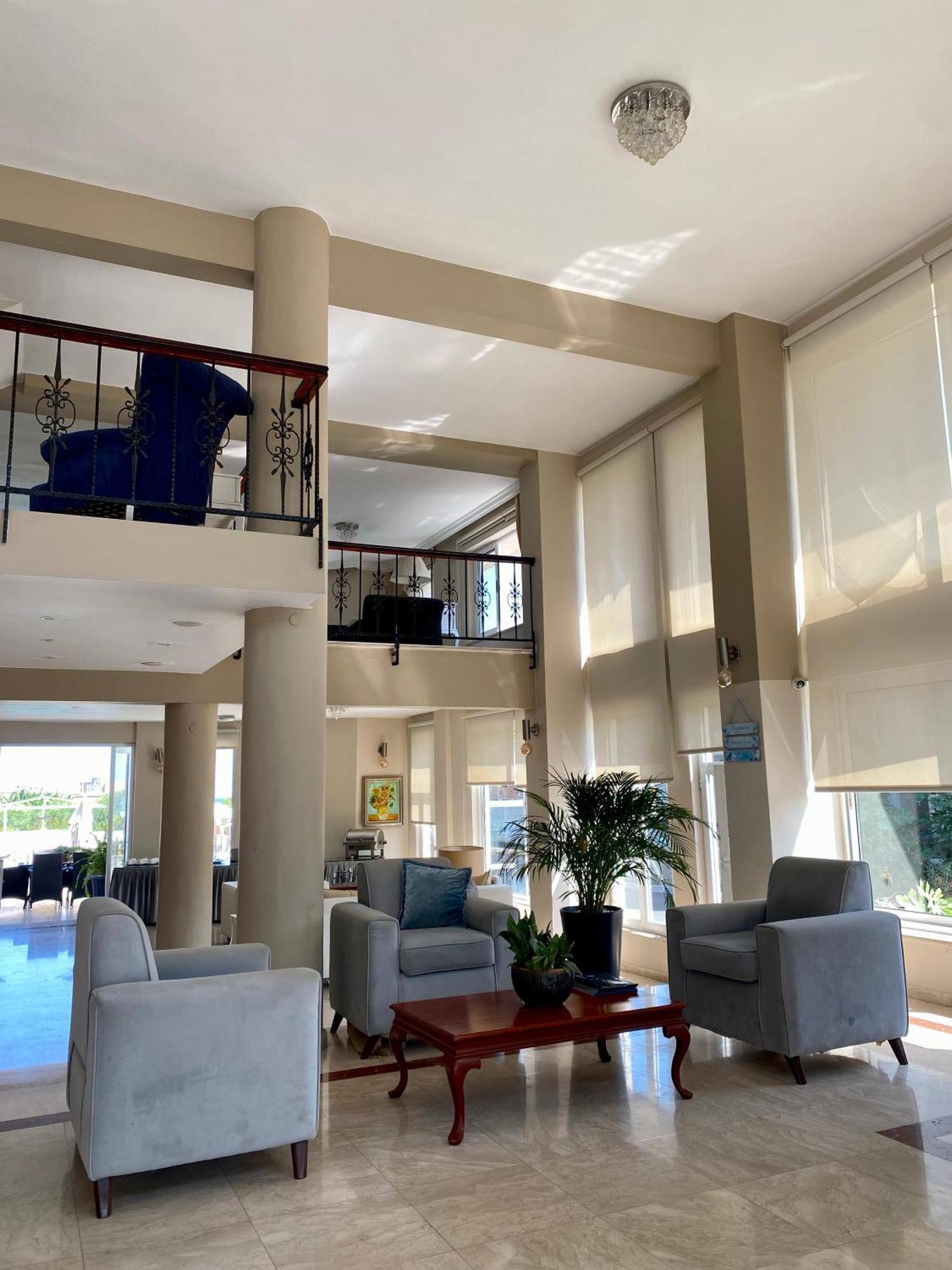 The Prince Inn Hotel & Villas Agios Georgios  Exteriör bild