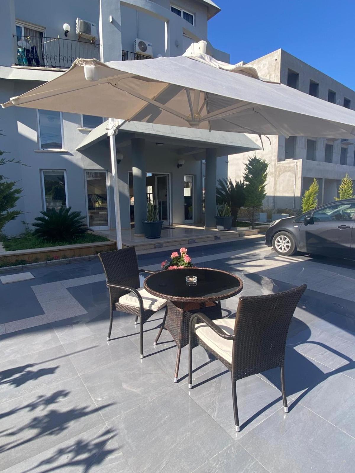 The Prince Inn Hotel & Villas Agios Georgios  Exteriör bild