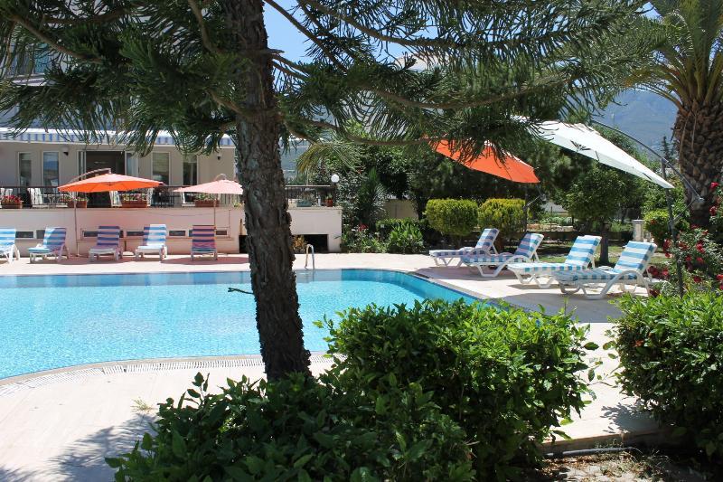 The Prince Inn Hotel & Villas Agios Georgios  Exteriör bild