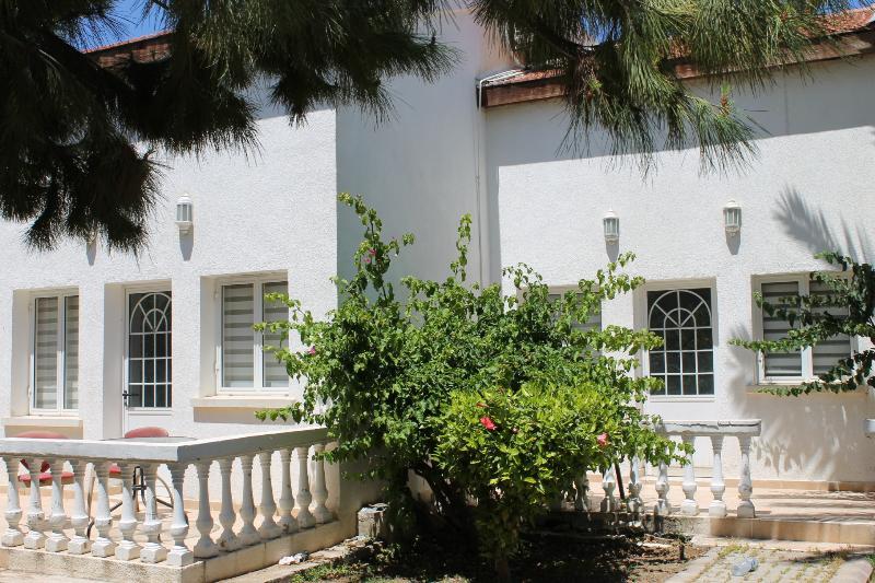 The Prince Inn Hotel & Villas Agios Georgios  Exteriör bild